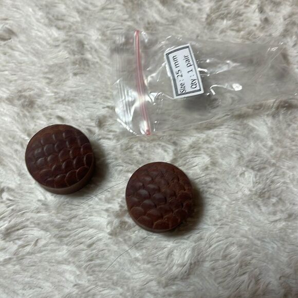 Sawo wood carved fish scales gages plugs multiple sizes available NEW - Picture 1 of 8